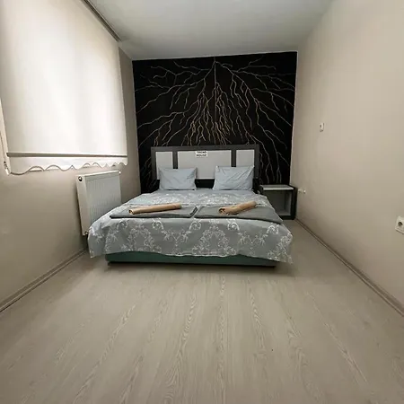 Trendhouse Hotel *